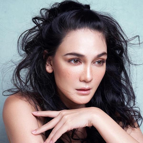 Mengenal Makeup Prostetik Yang Dipakai Luna Maya Saat Berperan Sebagai Suzzanna Womantalk