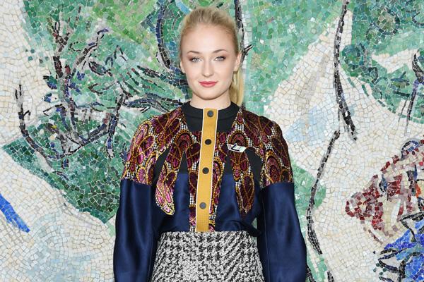 Sophie Turner Mengaku Pernah Disuruh Turunkan Berat Badan Untuk Perannya Di Game Of Thrones Womantalk