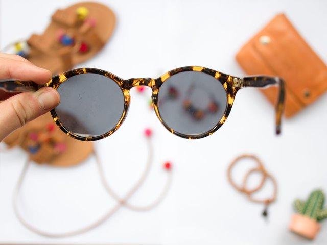 Bukan Sekadar Gaya Ini Manfaat Memakai Sunglasses Yang Sebenarnya Womantalk