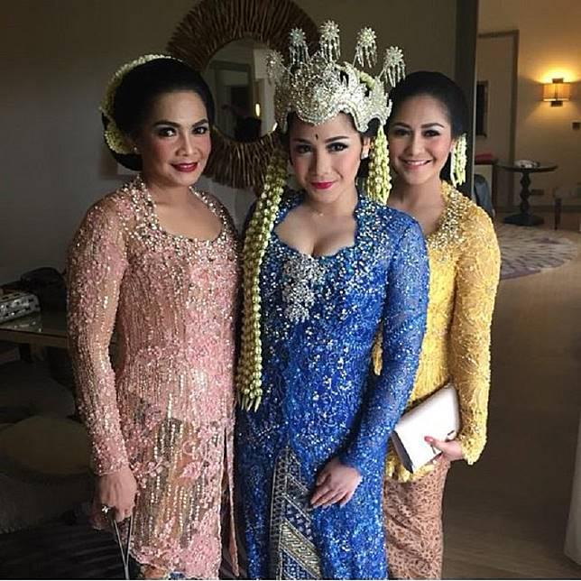 Inspirasi Kebaya Cantik untuk Pernikahan Adat  Sunda  